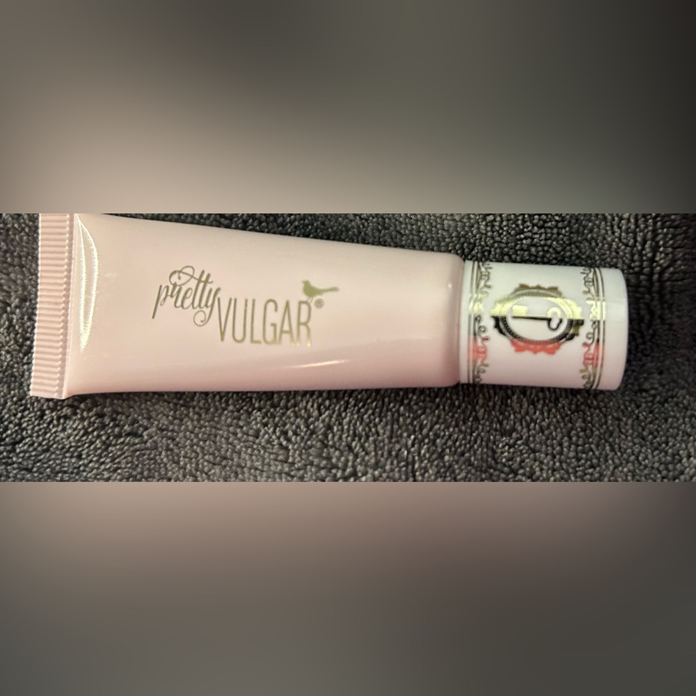 BN Pretty Vulgar Uncaged  Eyeshadow Primer